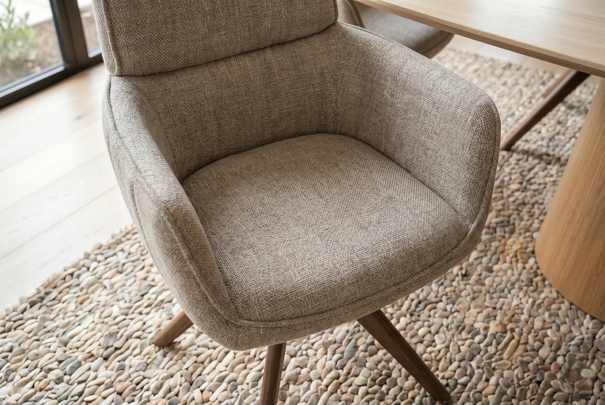 180° besisukanti vokiška valgomojo kėdė unique – taupe spalvos boucle audinys