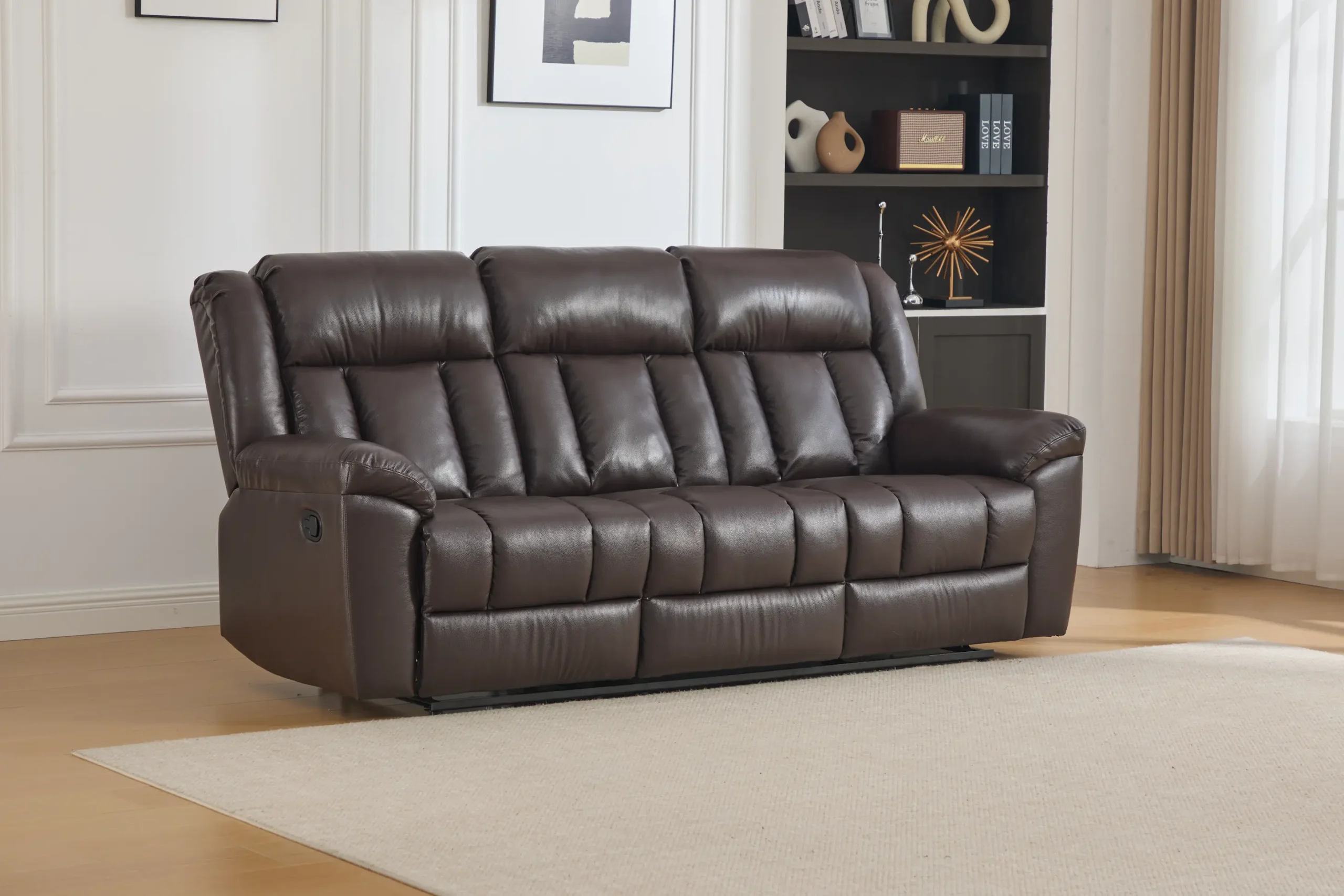 trivietė odinė sofa su reglaineriais boss brown – 217x96xh107 cm