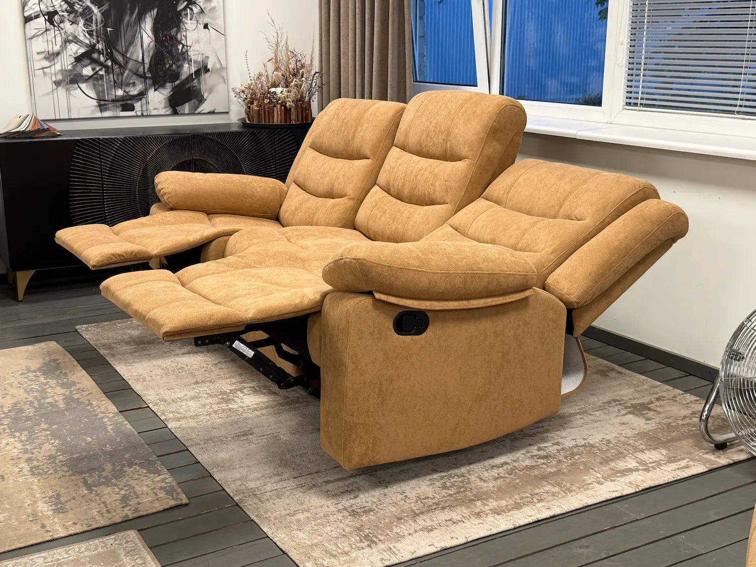 trivietė sofa reglaineris ramzi su relakso funkcija – light brown – 208x97xh102 cm