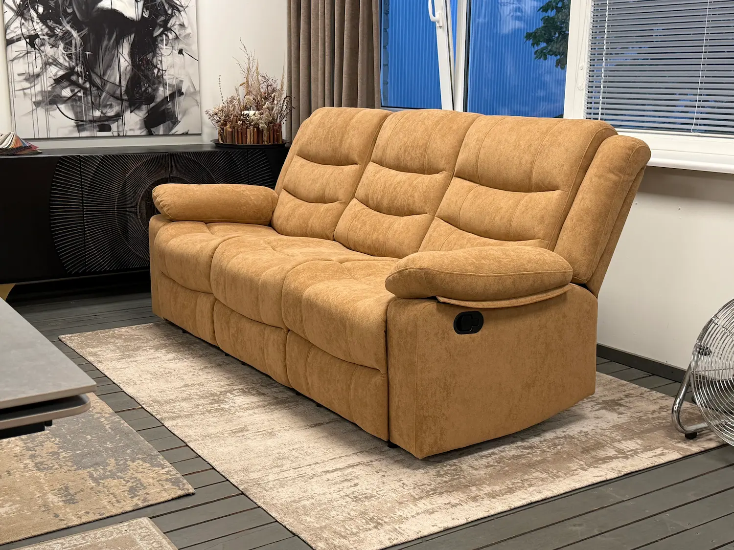 trivietė sofa reglaineris ramzi su relakso funkcija – light brown – 208x97xh102 cm